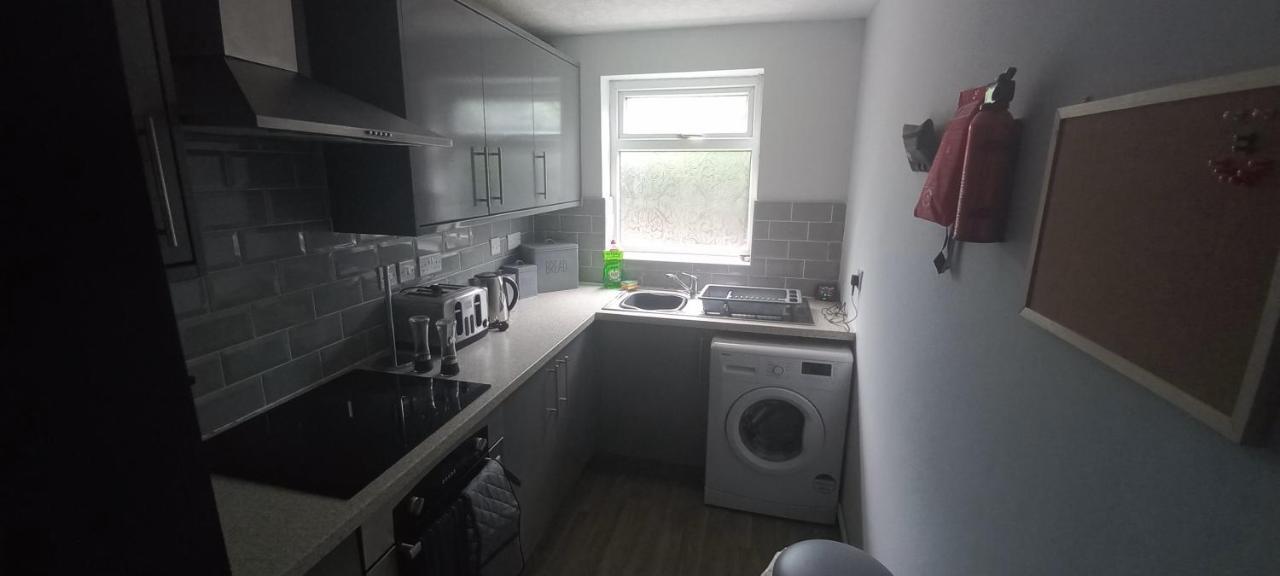 6-Min Walk To New Cross Parking Long Stay Discounts Wolverhampton Eksteriør billede