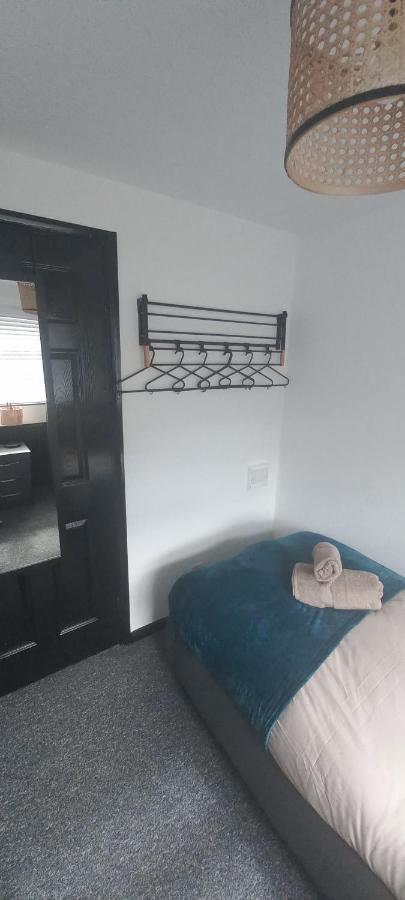 6-Min Walk To New Cross Parking Long Stay Discounts Wolverhampton Eksteriør billede